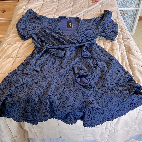 NWT City Chic Size 18 Blue Lace Wrap Dress with Bow - Picture 15 of 16